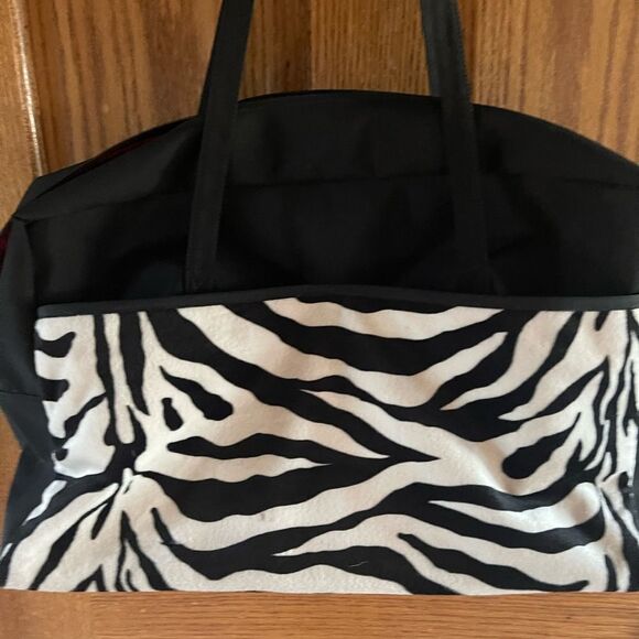 Zebra fur trim 18 inch tote bag - Picture 2 of 6